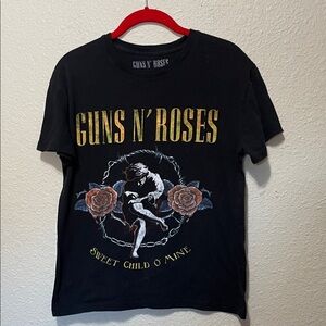 Guns And Roses Women's Black Tee Shirt. Good Condition. Size M.